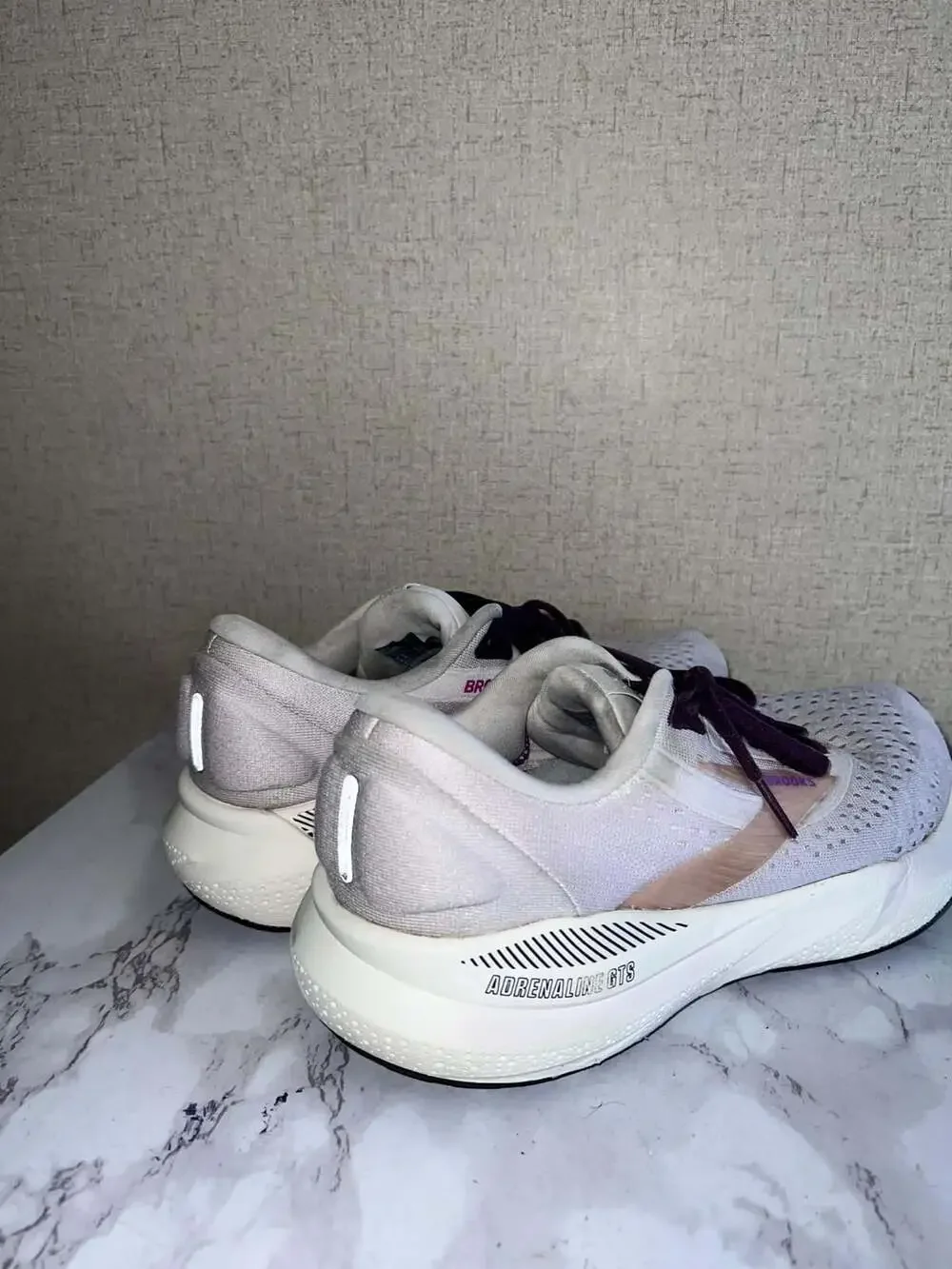 Brooks purple size